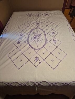Vtg Purple And White Chenille Lightweight Bedspread